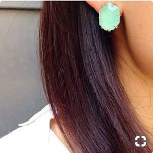 Kendra Scott Morgan stud earrings.